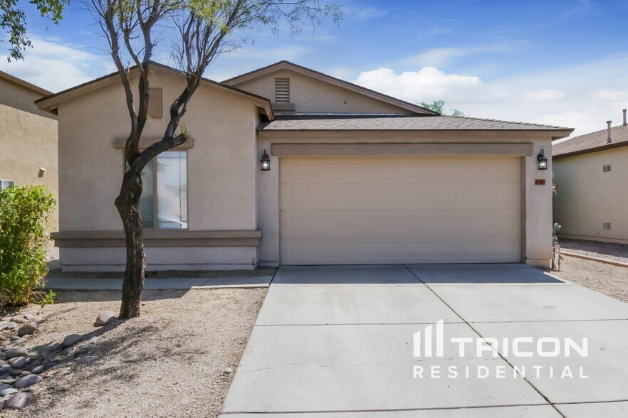 Building Photo - 1747 E Desert Rose Trail