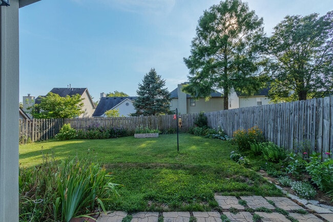Building Photo - 3789 White Pine Dr
