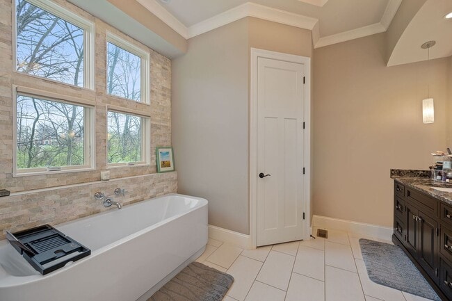 Building Photo - Anderson Township- Immaculate 4 bedroom on...