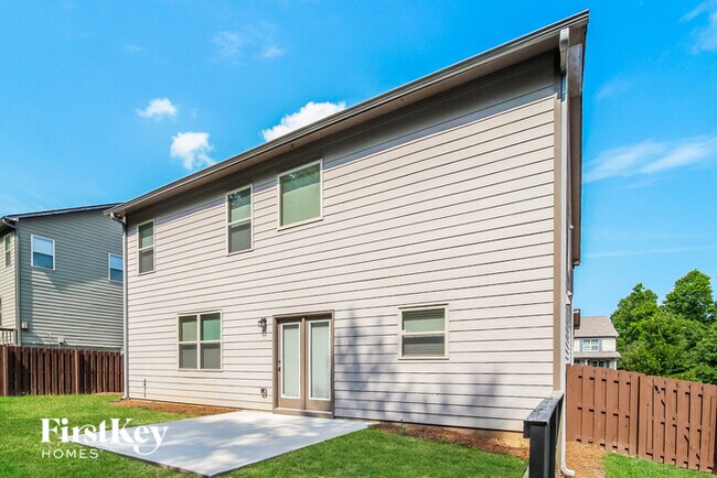 Building Photo - 6575 Country Lake Rd