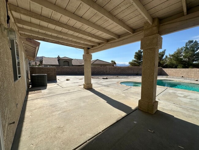 Building Photo - Welcome to this 5 Bedroom 3 Bath Home!