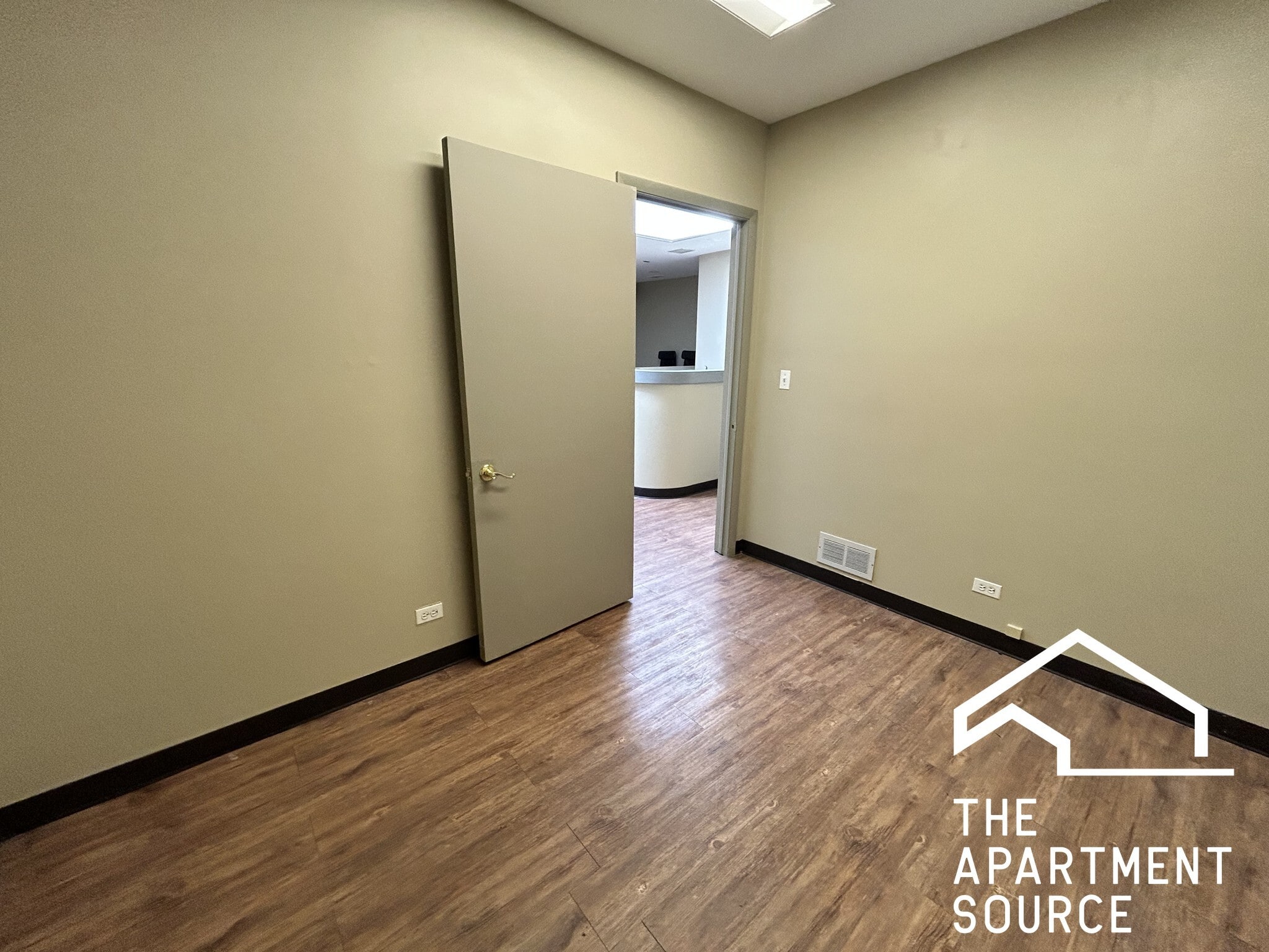 Building Photo - 4956 W Irving Park Rd