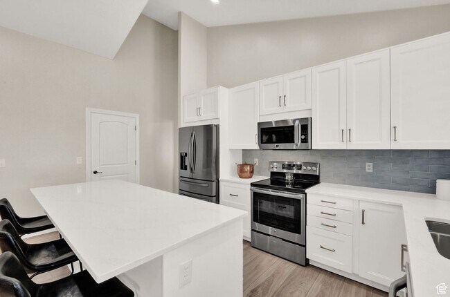 Building Photo - 1693 Crimson Oak Dr