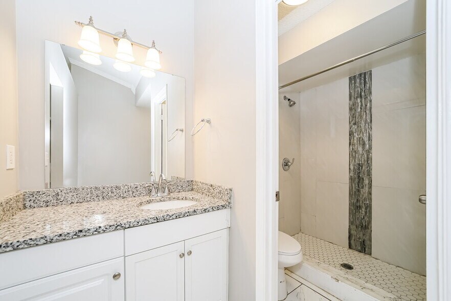 Building Photo - 8410 Spicewood Dr