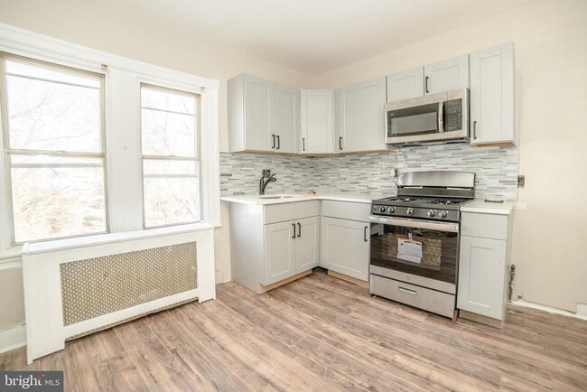 Building Photo - 307 Lincoln Ave