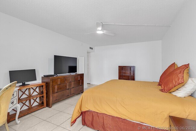 Building Photo - 1340 S Ocean Blvd