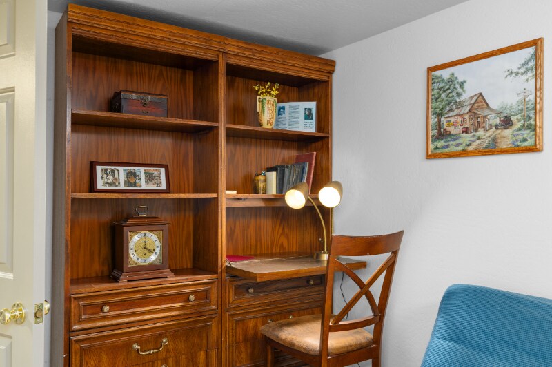 Building Photo - 1204 Avenue E