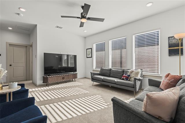 Building Photo - 15627 Rue Dr