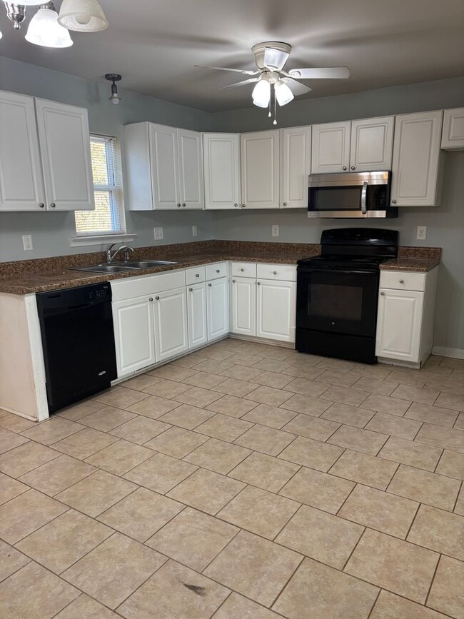 Building Photo - 3-Bedroom, 2-Bath Home on a Private 1-Acre Lot with 2-car garage  - Water Included