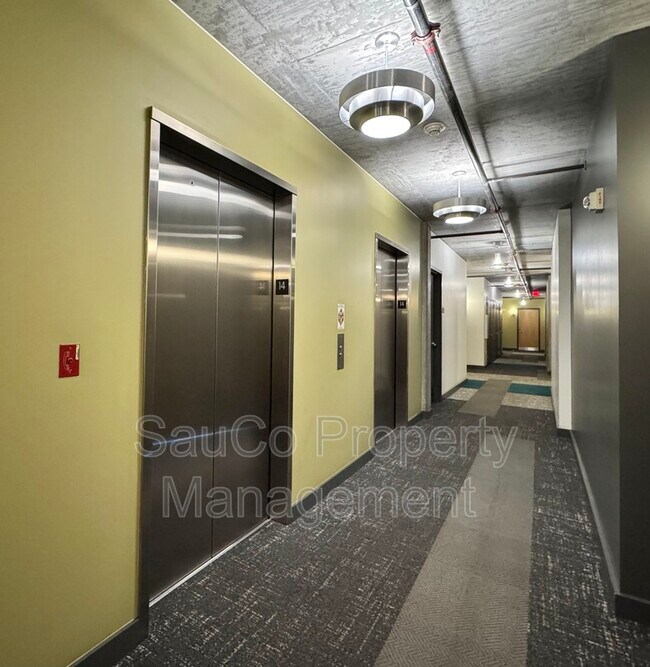 Building Photo - 1926 W Burnside St