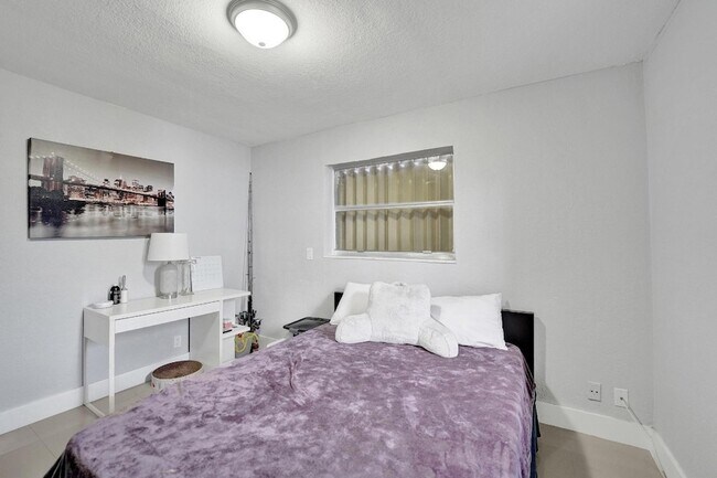 Building Photo - 3322 McKinley St