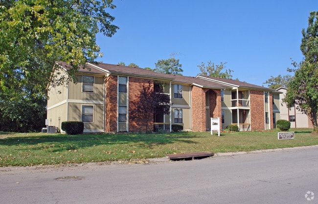 Primary Photo - Riverwood Apartments