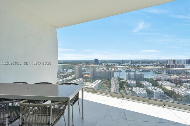 Building Photo - 16901 Collins Ave