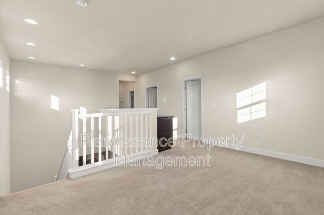 Building Photo - 638 W Gravino Dr