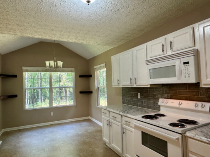 Building Photo - 350 Bee Rd