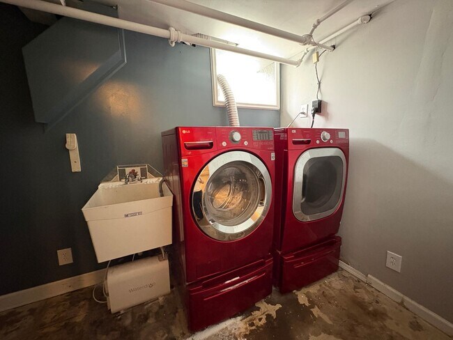 Building Photo - 108 Bellevue Rd