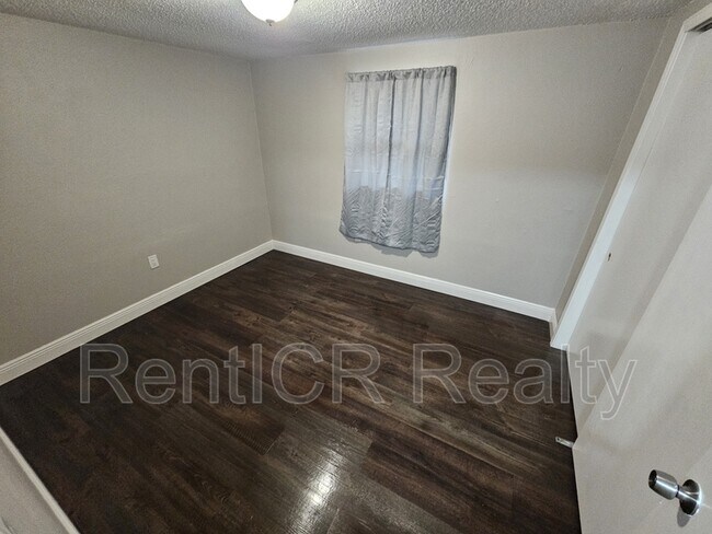 Building Photo - 2989 Willow Ave