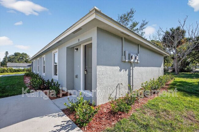 Building Photo - 1115 F Ave