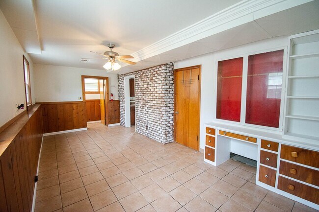 Building Photo - Spacious Multi Level Home In Austin With Garage And Sheds