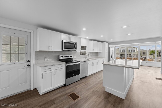 Building Photo - 4685 Kahlua Ln
