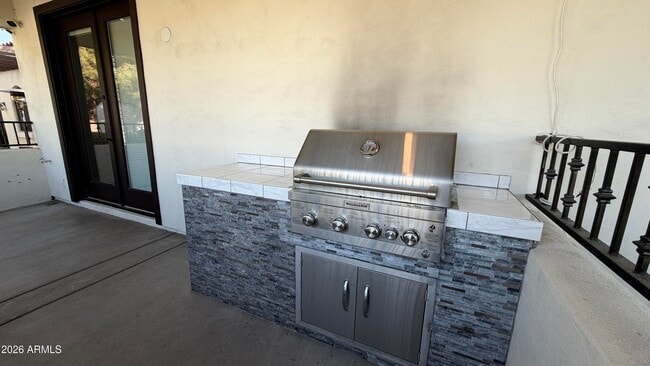 Building Photo - 1777 W Ocotillo Rd