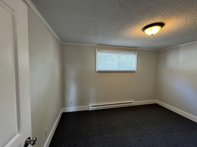 Building Photo - 1074/A/