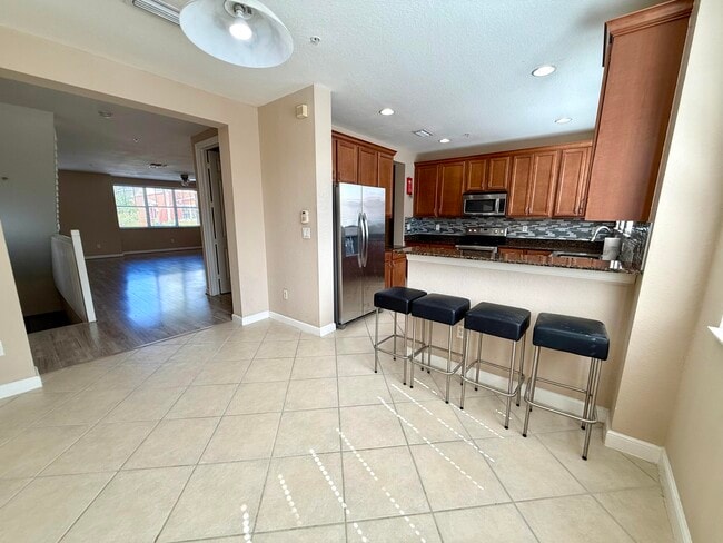 Building Photo - 810 Marina Del Ray Ln