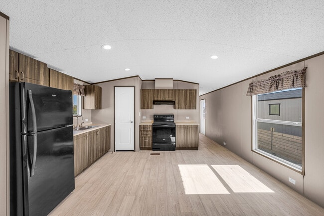 Building Photo - 2301 NW Sheridan Rd