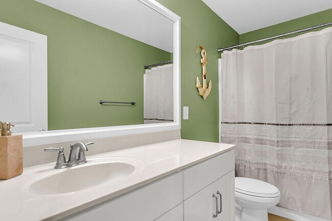 Building Photo - 534 Alderly Dr