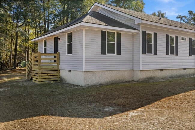 Building Photo - 501 E 4th St