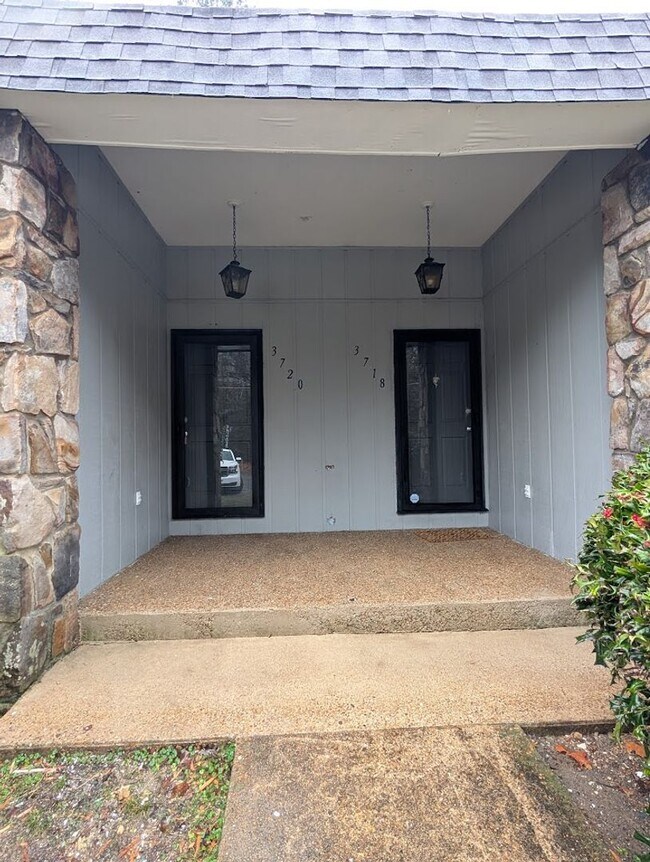 Building Photo - 3718 Fountain Ave