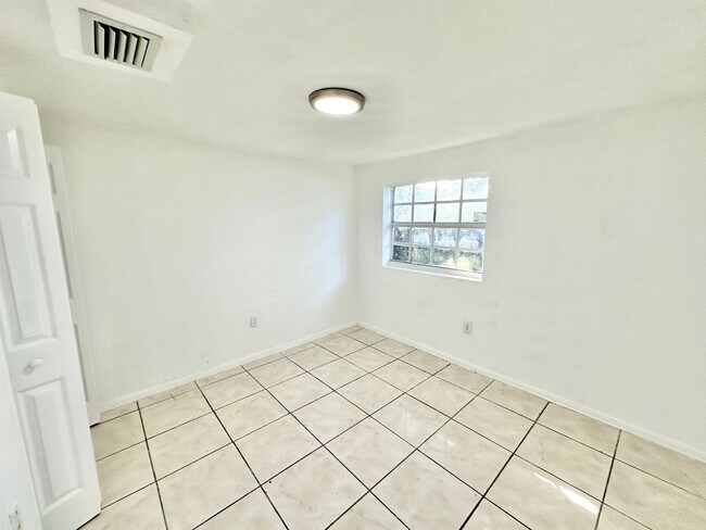 Building Photo - 1278 NW 44th St