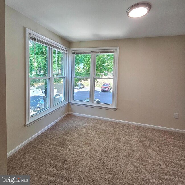 Building Photo - 5911 Sir Cambridge Way