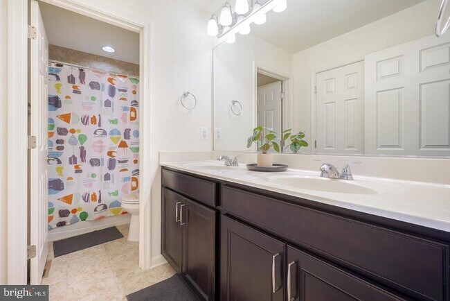 Building Photo - 21521 Willow Breeze Sq