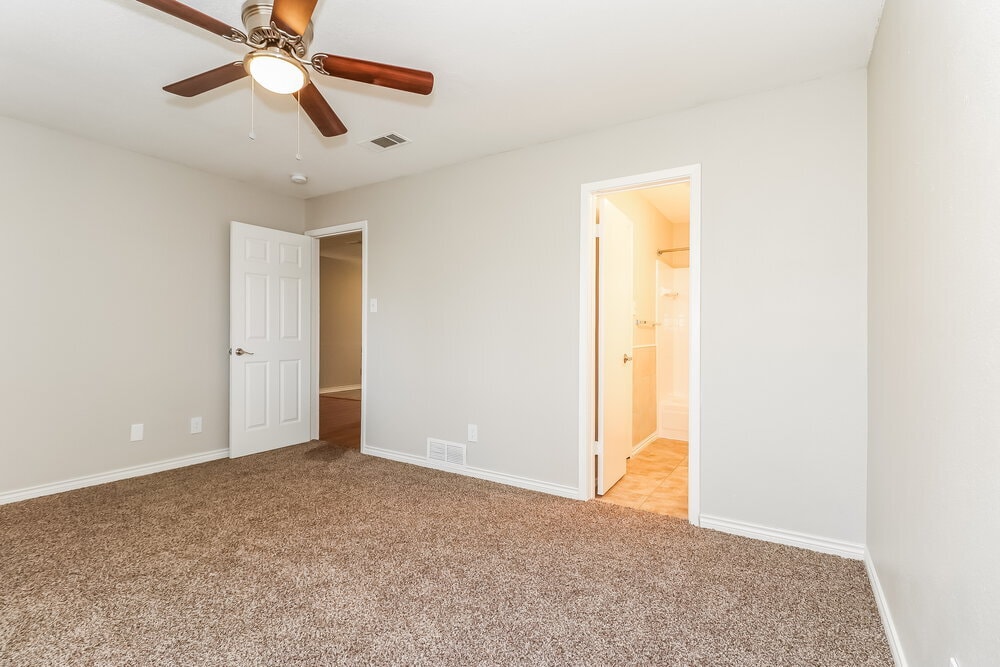 Building Photo - 3713 Longstraw Dr