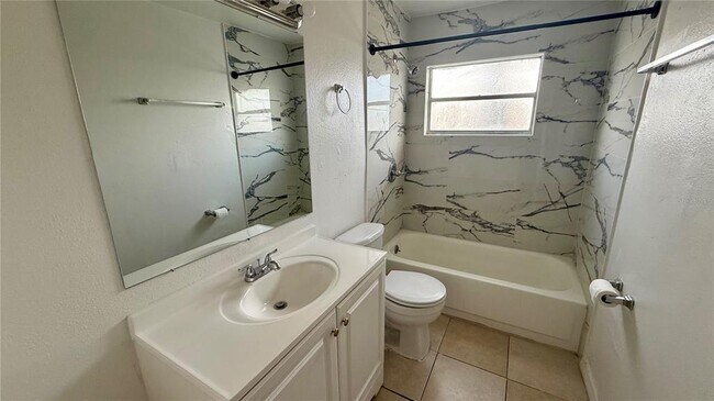Building Photo - 696 Michigan Ct
