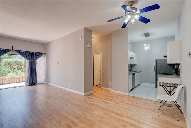 Building Photo - 1 Bedroom Condo in the UTC Area! Remodeled...