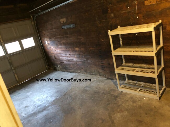 Building Photo - 410 E Houston St