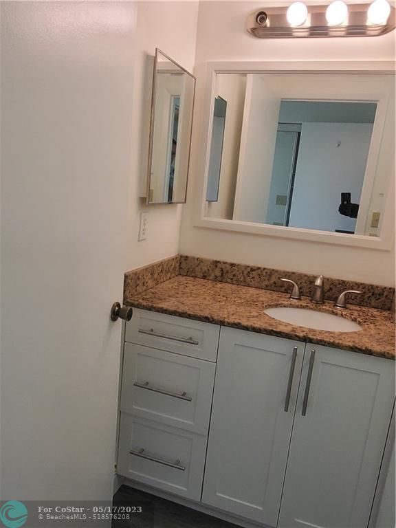 Building Photo - 724 NW 91st Terrace