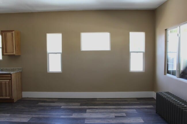 Building Photo - 818 D St