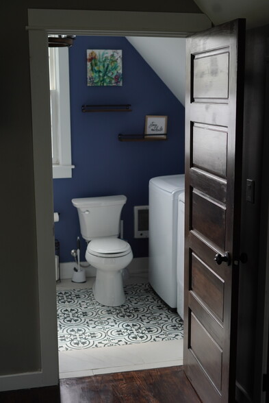 Building Photo - 7144 N Delaware Ave