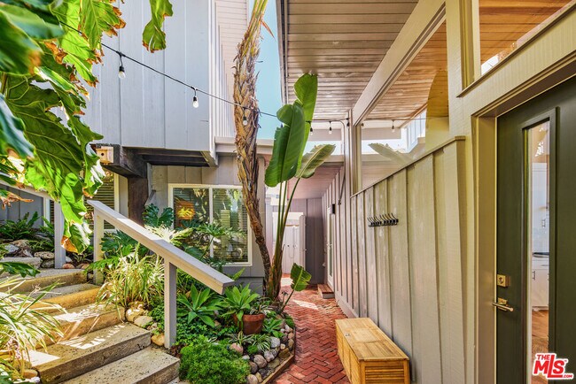 Building Photo - 24246 Malibu Rd