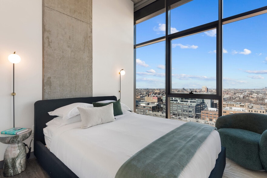 Building Photo - 1314 W Randolph St