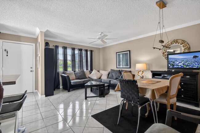 Building Photo - 48 Burgundy Ave