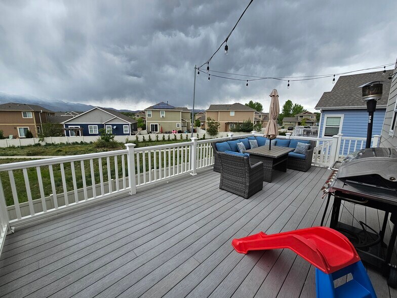 Building Photo - 1350 Alveston St