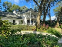 Building Photo - 703 Fairoaks Ln