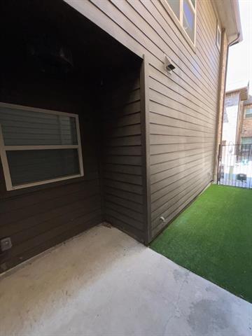 Building Photo - 836 Rohan Dr