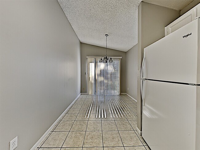 Building Photo - 3215 Boynton Dr