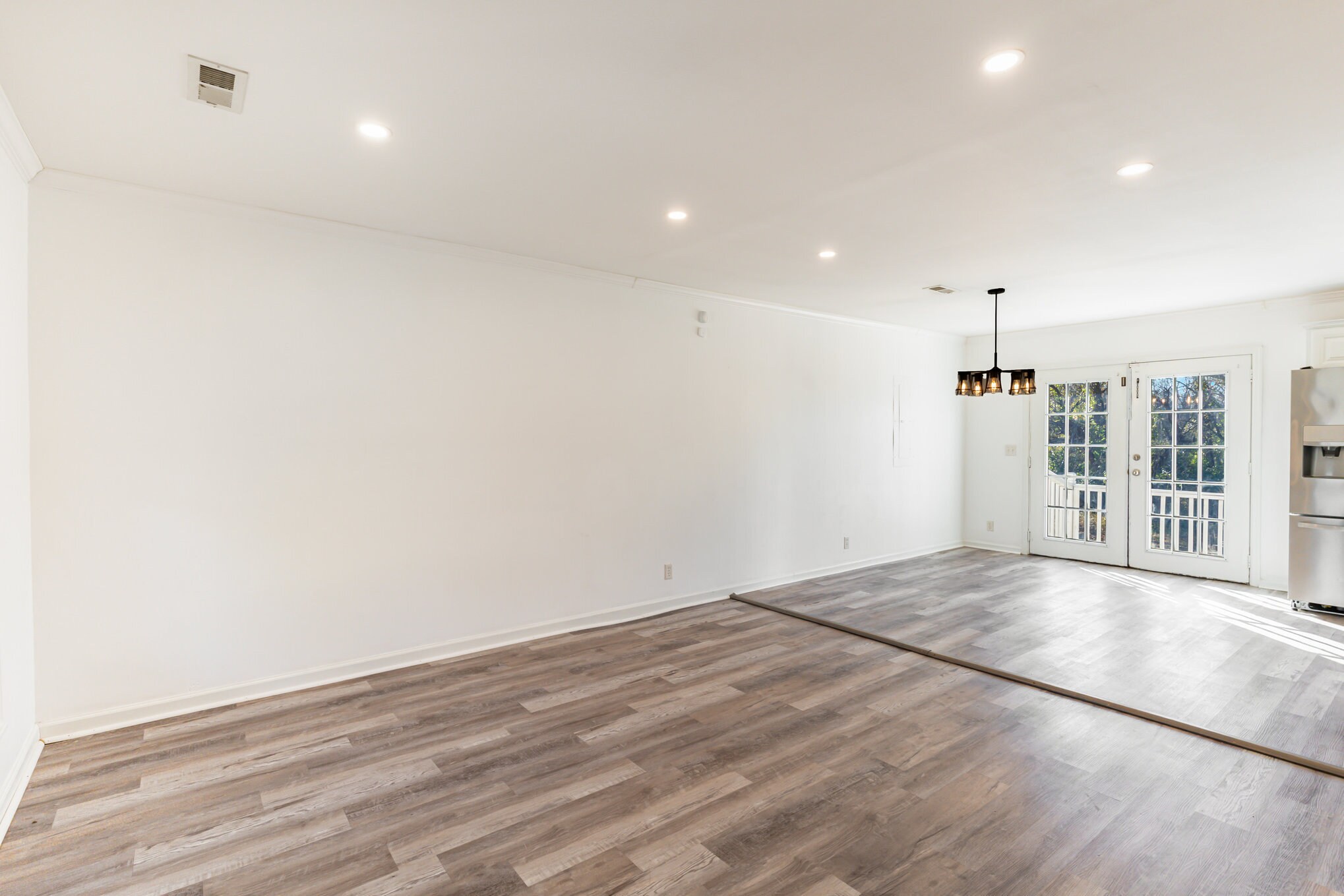 Building Photo - 3883 Crouch Dr