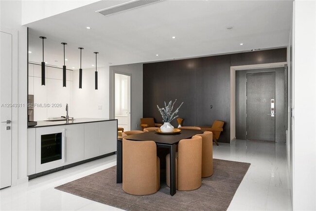 Building Photo - 300 Biscayne Blvd Way